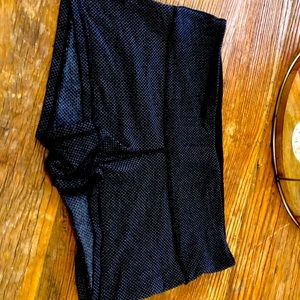 Lulu shorts Size 8